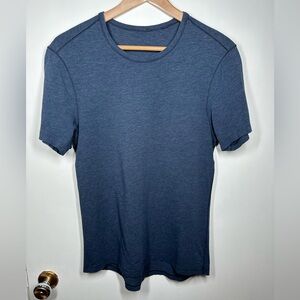 Lululemon Men’s Blue Tshirt Small